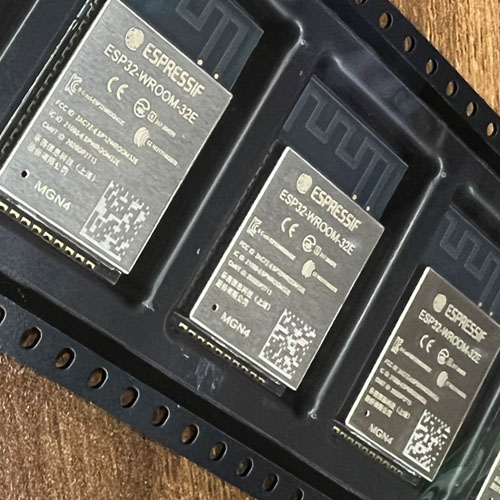 ESP32-WROOM-32E-N8R2 Espressif Systems